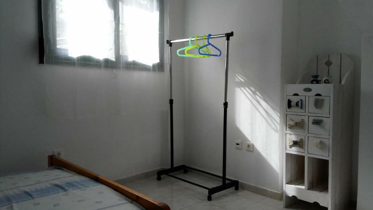 Garden Maisonnette 2-bedrooms Sleeps 6 Adults 200m From Sandy